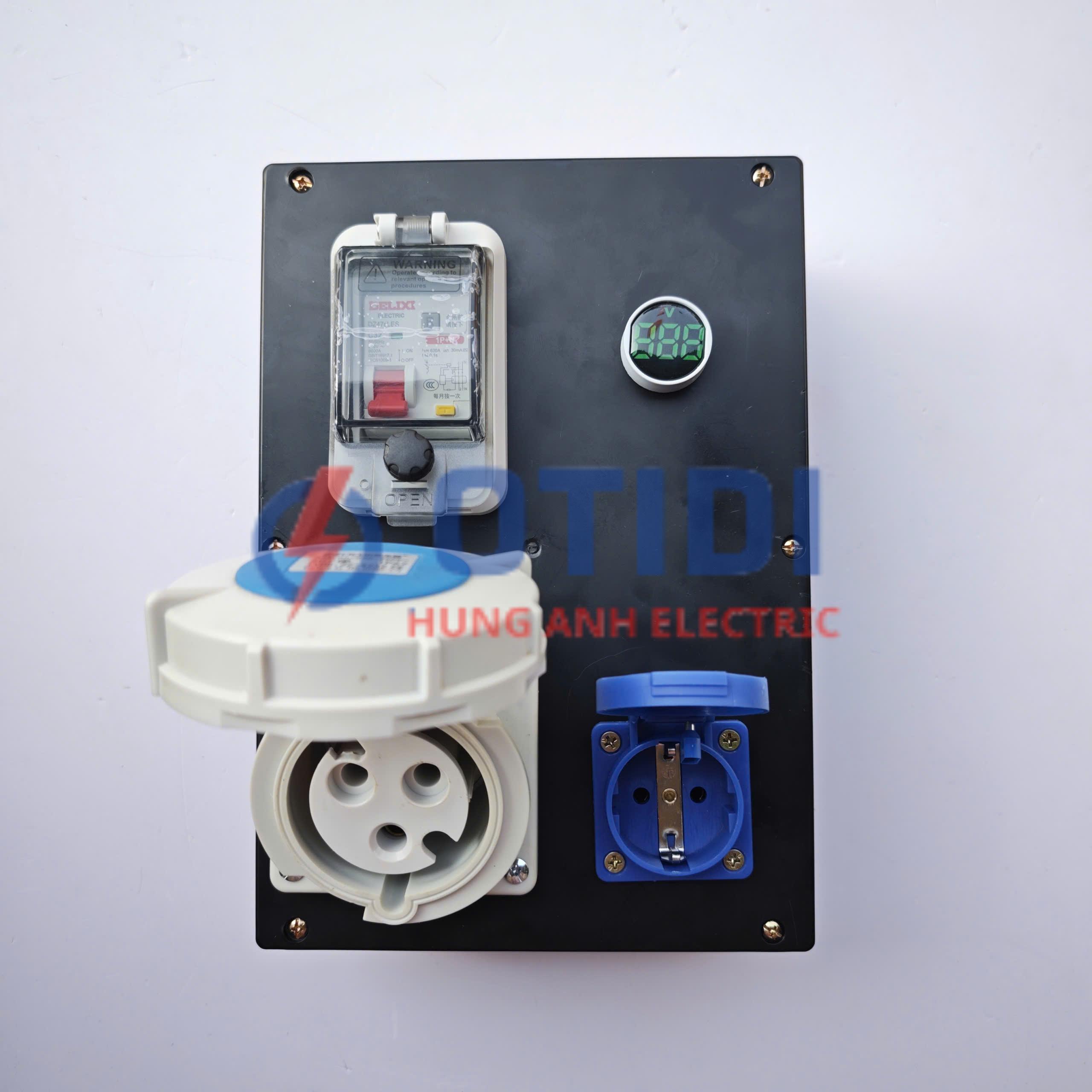 Hộp Điện Sạc Xe 32A Cho Bộ Sạc Cầm Tay & Cố Định – Mã HDSX.M04 (Mẫu 04) | Bộ Chia Nguồn Sạc Xe Điện Aptomat Tích Hợp Nắp Đậy Chống Nước & Ổ Cắm 32A IP67