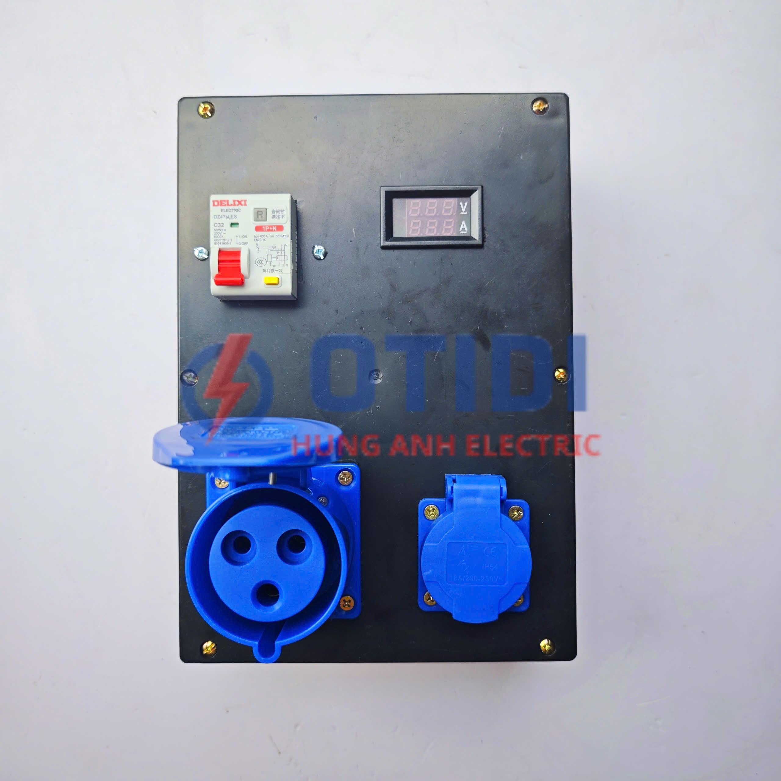 Hộp Điện Sạc Xe 32A Cho Bộ Sạc Cầm Tay & Cố Định – Mã HDSX.M01 | Bộ Chia Nguồn Sạc Xe Điện Aptomat & Ổ Cắm Công Nghiệp