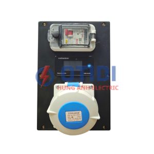Hộp Điện Sạc Xe 32A Cho Bộ Sạc Cầm Tay & Cố Định – Mã HDSX.M07 (Mẫu 07) | Tủ Điện Sạc Xe Chuyên Dụng Tích Hợp Nắp Đậy CB, Ổ 32A IP67 & Đèn Báo Vôn Sau CB